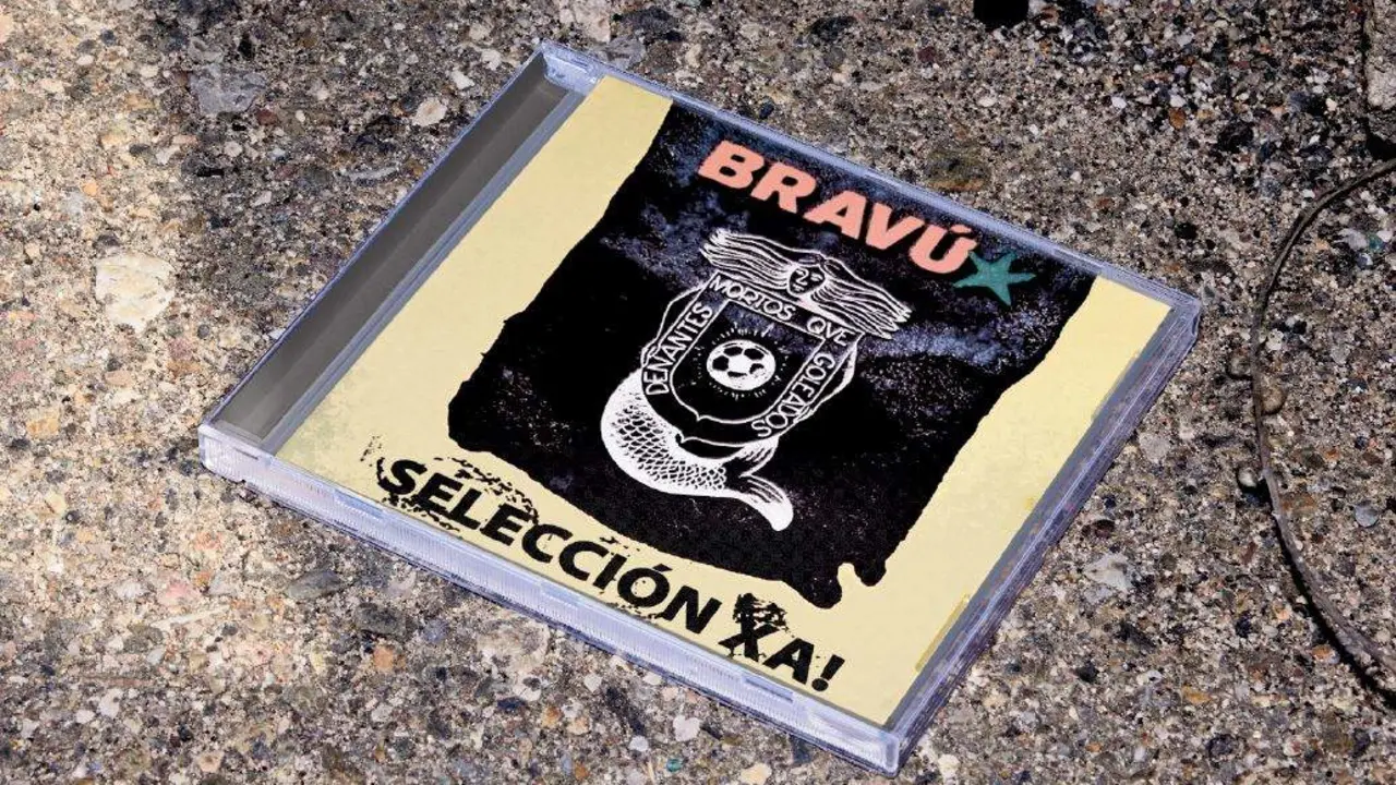 'Selecci&oacute;n xa!', disco que acompa&ntilde;ou o primeiro n&uacute;mero da revista 'Brav&uacute;', en defensa dunha selecci&oacute;n de f&uacute;tbol galega. (Foto: N&oacute;s Diario)