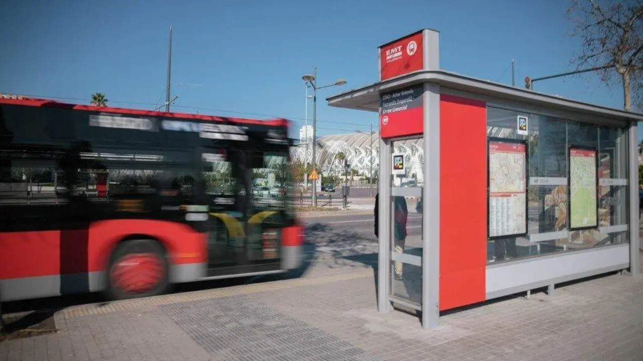 Un autob&uacute;s urbano de Val&egrave;ncia. (Foto: Europa Press)