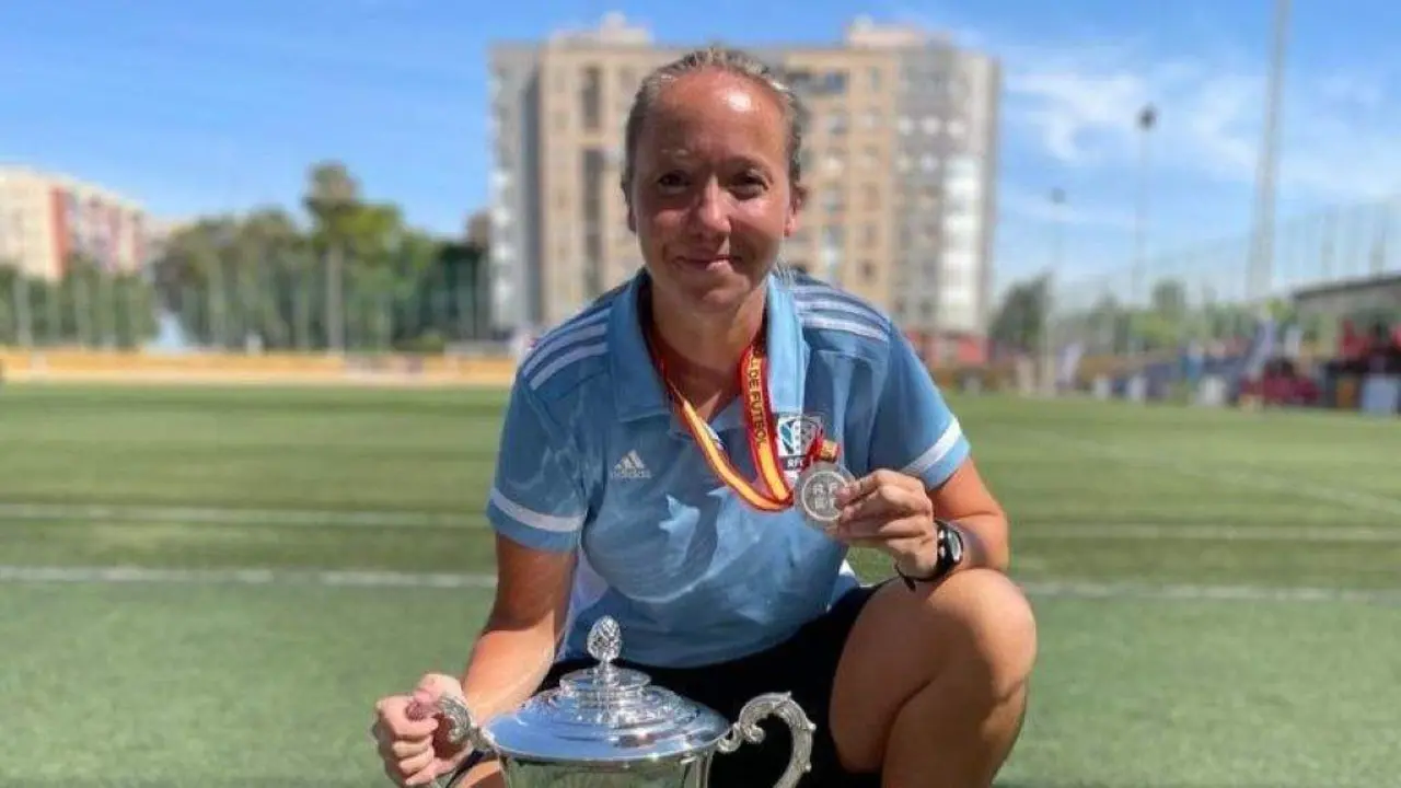 Vicky V&aacute;zquez, nova adestradora do Celta. (Foto: @Vicky_vk4)