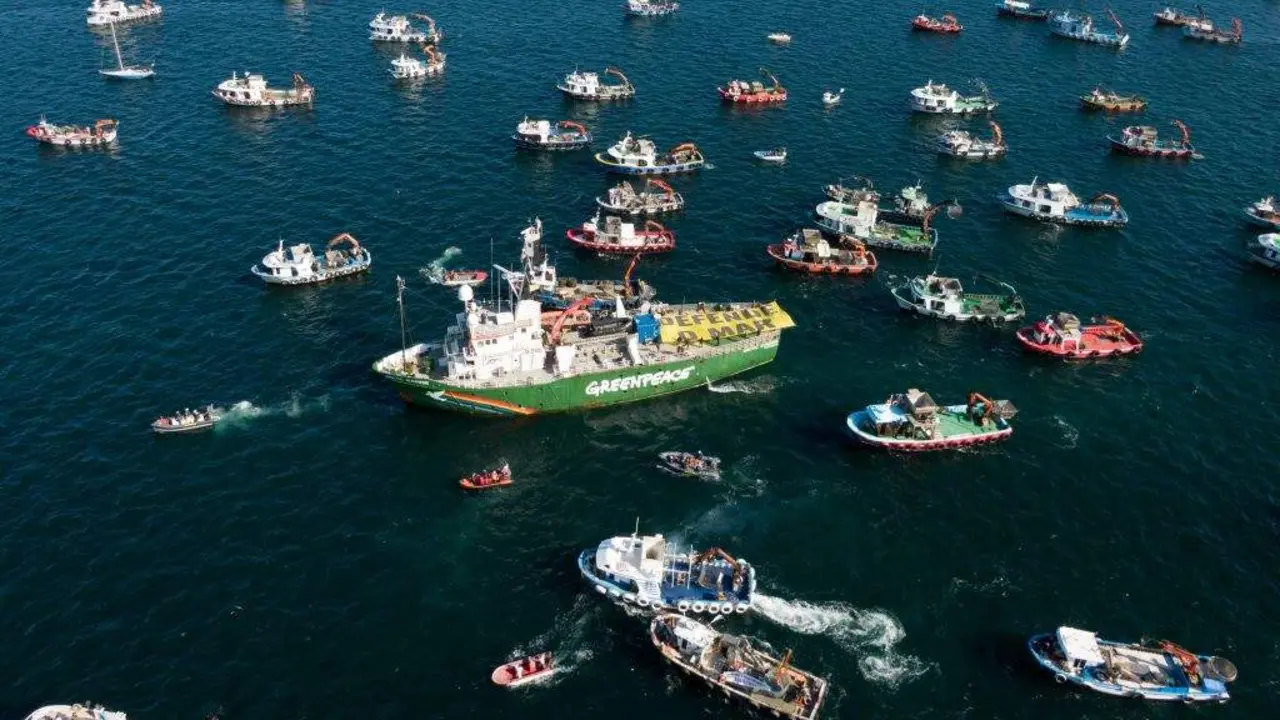 Manifestaci&oacute;n mar&iacute;tima contra Altri a pasada cuarta feira, 12 de xu&ntilde;o, na r&iacute;a de Arousa. (Foto: Greenpeace).