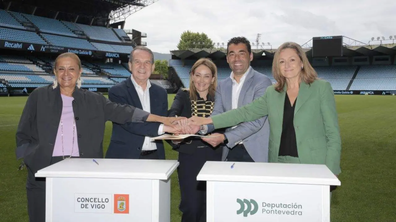 Carmela Silva, Abel Caballero, Mari&aacute;n Mouri&ntilde;o, Lu&iacute;s L&oacute;pez e Lu&iacute;sa S&aacute;nchez. (Foto: Europa Press)
