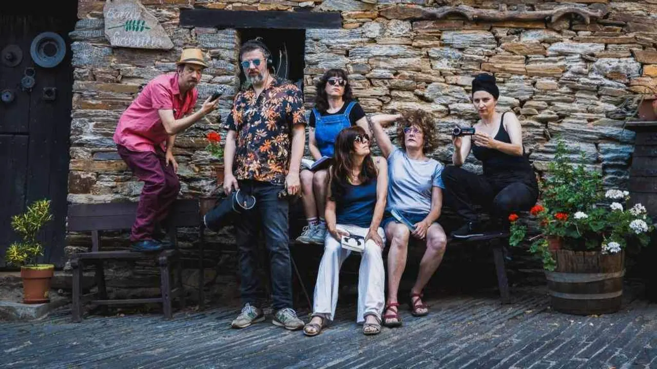 Marcos PTT, Jos&eacute; D&iacute;az, a poeta Mar&iacute;a Lado, a dramaturga Avelina P&eacute;rez, a dramaturga Clara Gayo e actriz Iria Azevedo. 