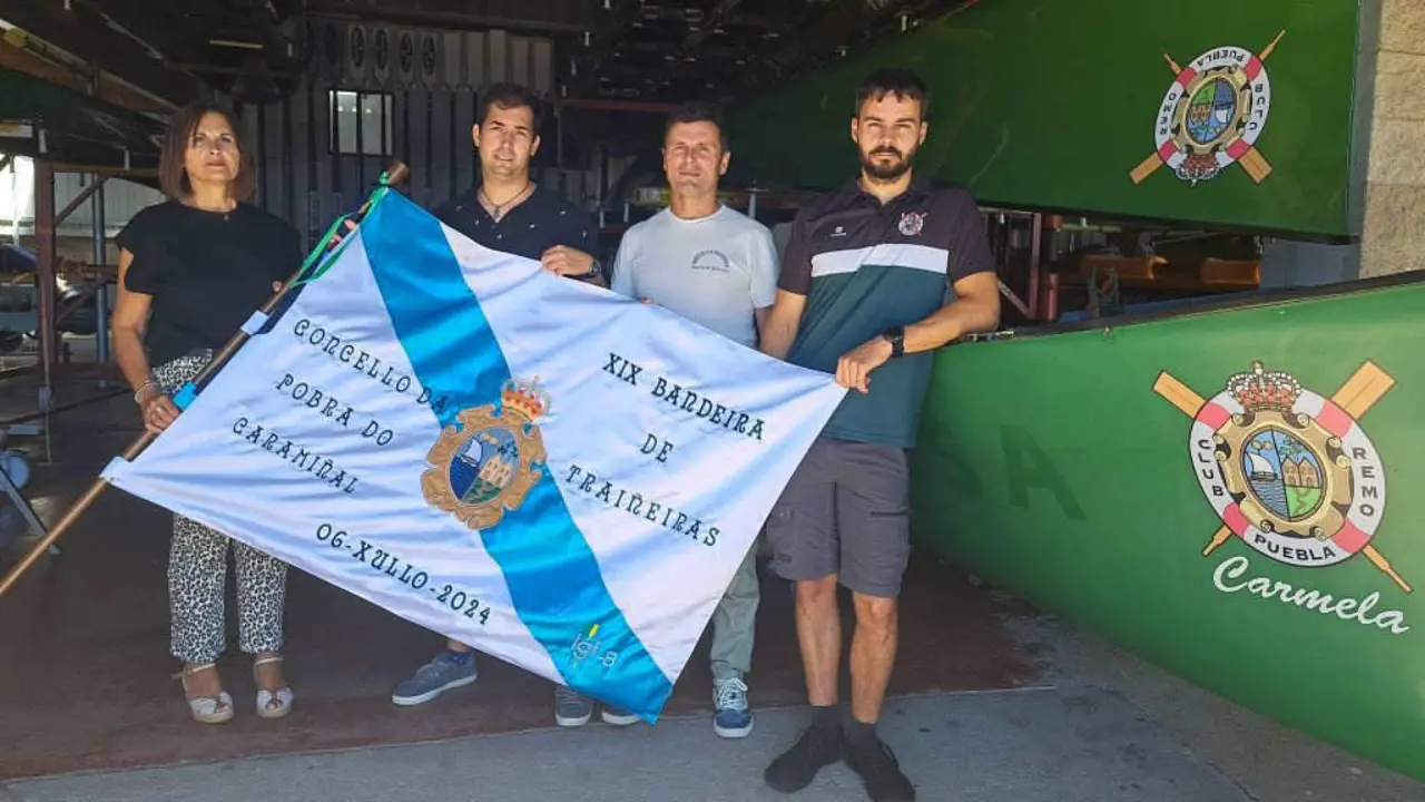 Presentaci&oacute;n XIX Bandeira Trai&ntilde;eiras Concello da Pobra do Carami&ntilde;al, con Romero, Sobrido, Dieste e Gonz&aacute;lez. (Foto: Concello da Pobra).