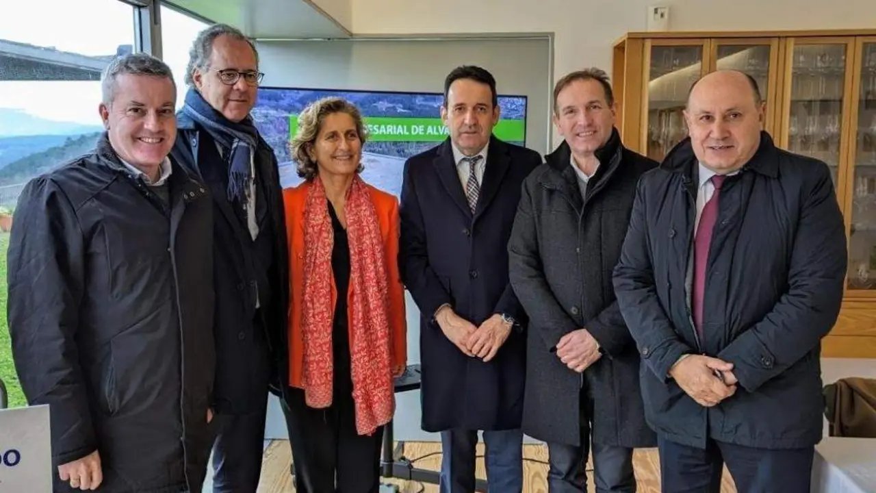 Alcaldes dos concellos que queren formar a Eurocidade do Mi&ntilde;o.