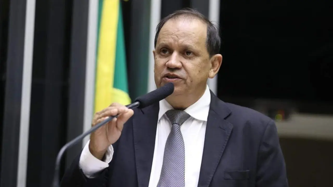 O deputado Eli Borges, autor do pedido de urg&ecirc;ncia para equiparar equipara o aborto de mais de 22 semanas ao homic&iacute;dio. (Foto: Partido Liberal).