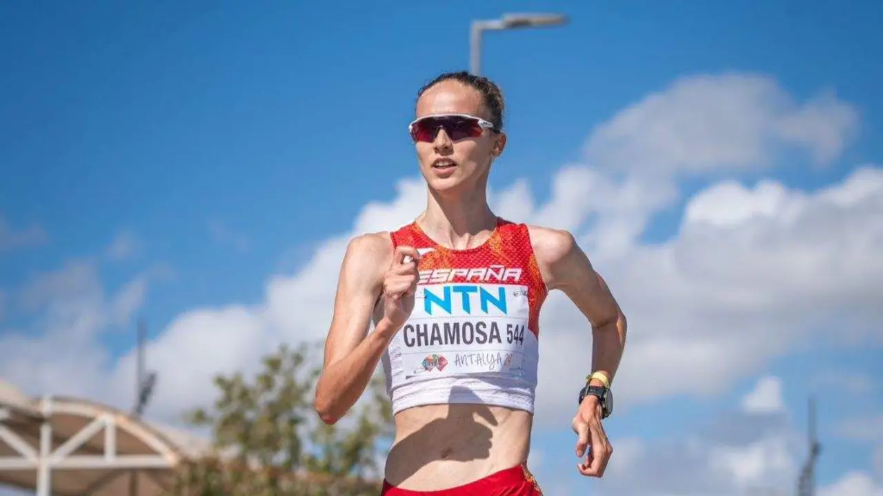 A pontevedresa Ant&iacute;a Chamosa no Mundial de Marcha de Turqu&iacute;a, onde conseguiu o bronce por equi. (Foto: Cedida)