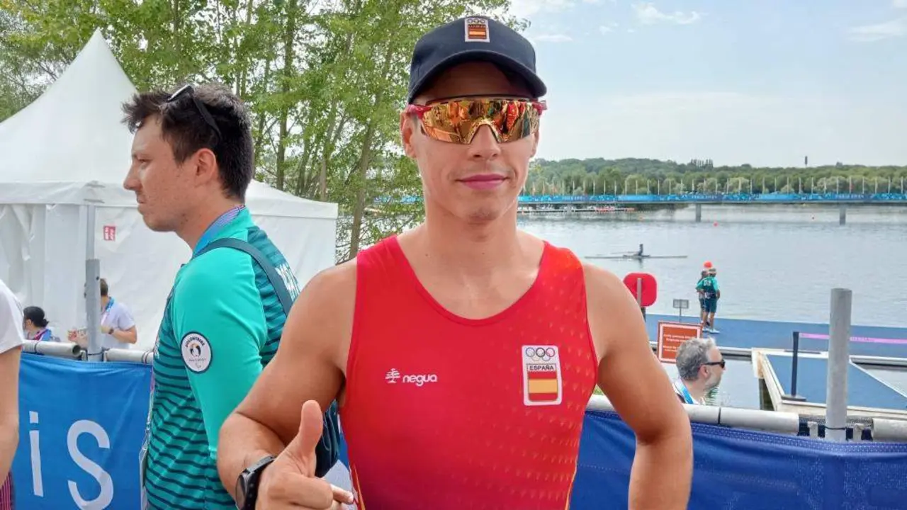 Caetano Horta, remeiro natural de Noia, esta cuarta feira, ap&oacute;s rematar cuarto na s&uacute;a semifinal do dobre scull lixeiro xunto ao catal&aacute;n Dennis Carracedo. (Foto: Yuri Carrazoni Mier)