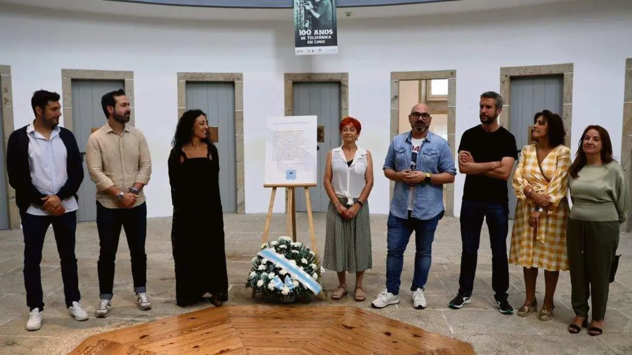 Maite Ferreiro, Efr&eacute;n Castro e Rub&eacute;n Arroxo, os tres no centro, esta cuarta feira, no Vello C&aacute;rcere de Lugo. (Foto: Concello de Lugo)