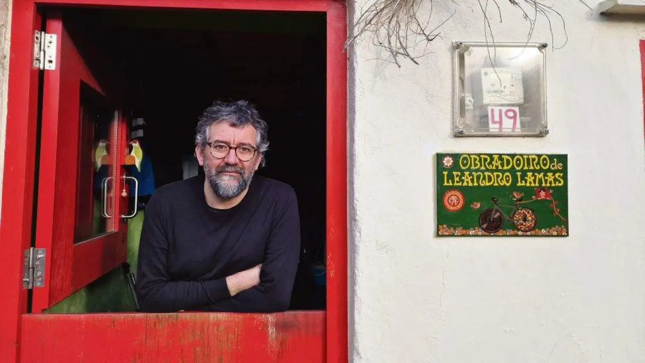 O escritor Leandro Lamas afonda no seu relato, que se poder&aacute; ler a vindeira semana no 'M&aacute;is'. (Foto: Iago Varela)