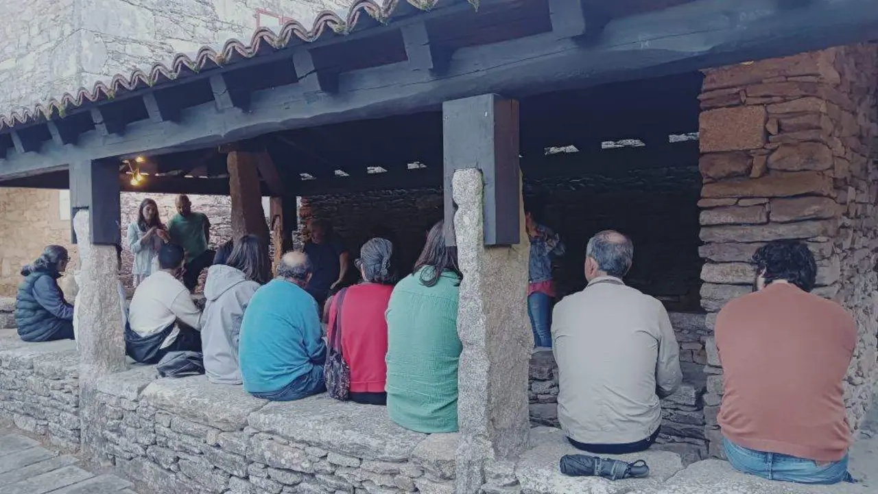 Xuntanza de organizaci&oacute;n da xornada Ferrados de Vida. (Foto: Ulloa Viva)