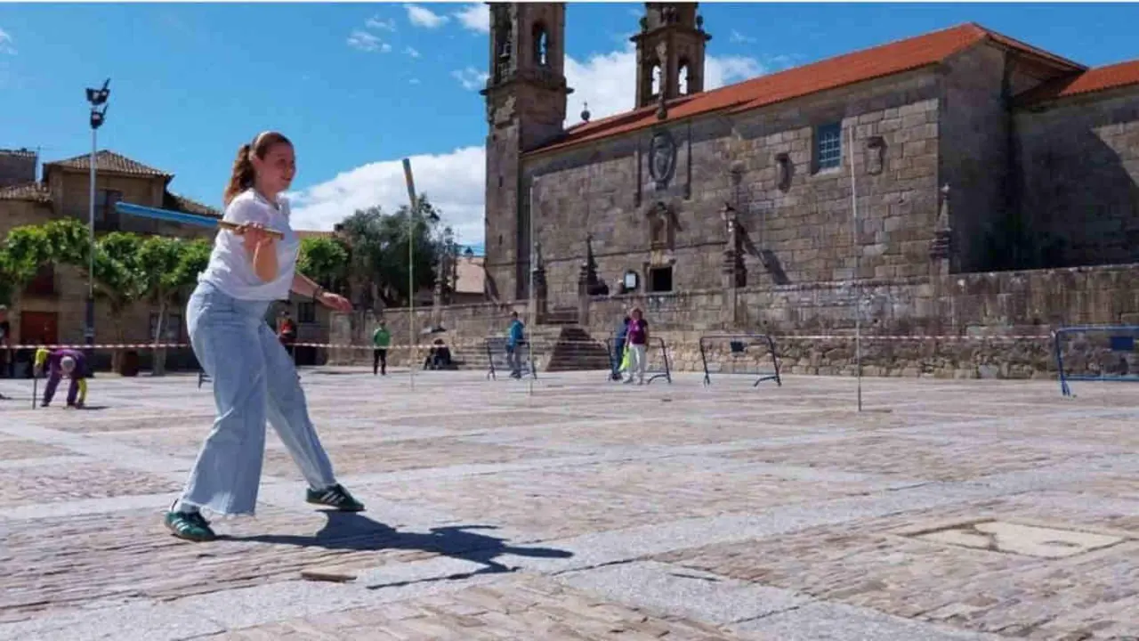 Unha das finalistas que estar&aacute;n na Copa, Ainhoa, xogando en Cambados, O Saln&eacute;s. (Foto: N&oacute;s Diario).