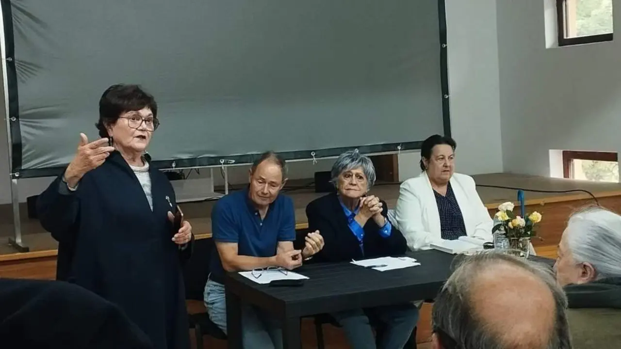 Margarita Ledo, Alberte Ansede, Marica Campo e M&ordf; Pilar Garc&iacute;a Negro. (Foto: Casa-Museo Manuel Mar&iacute;a)