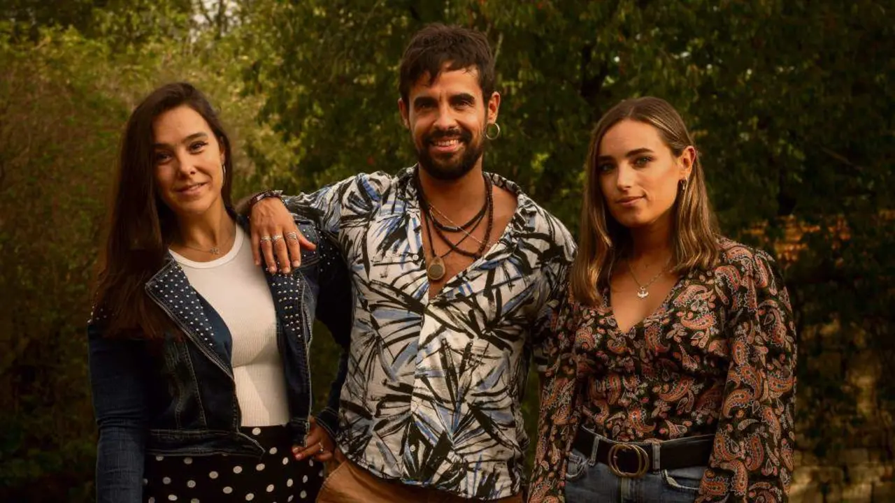 Claudia Mor&aacute;n, Brais Lorenzo e Alba Moledo. (Foto: Habitar o baleiro)