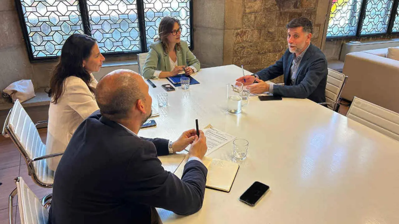Franc Cortada (Oxfam), &aacute; dereita, en 2024. (Foto: Generalitat de Catalunya)