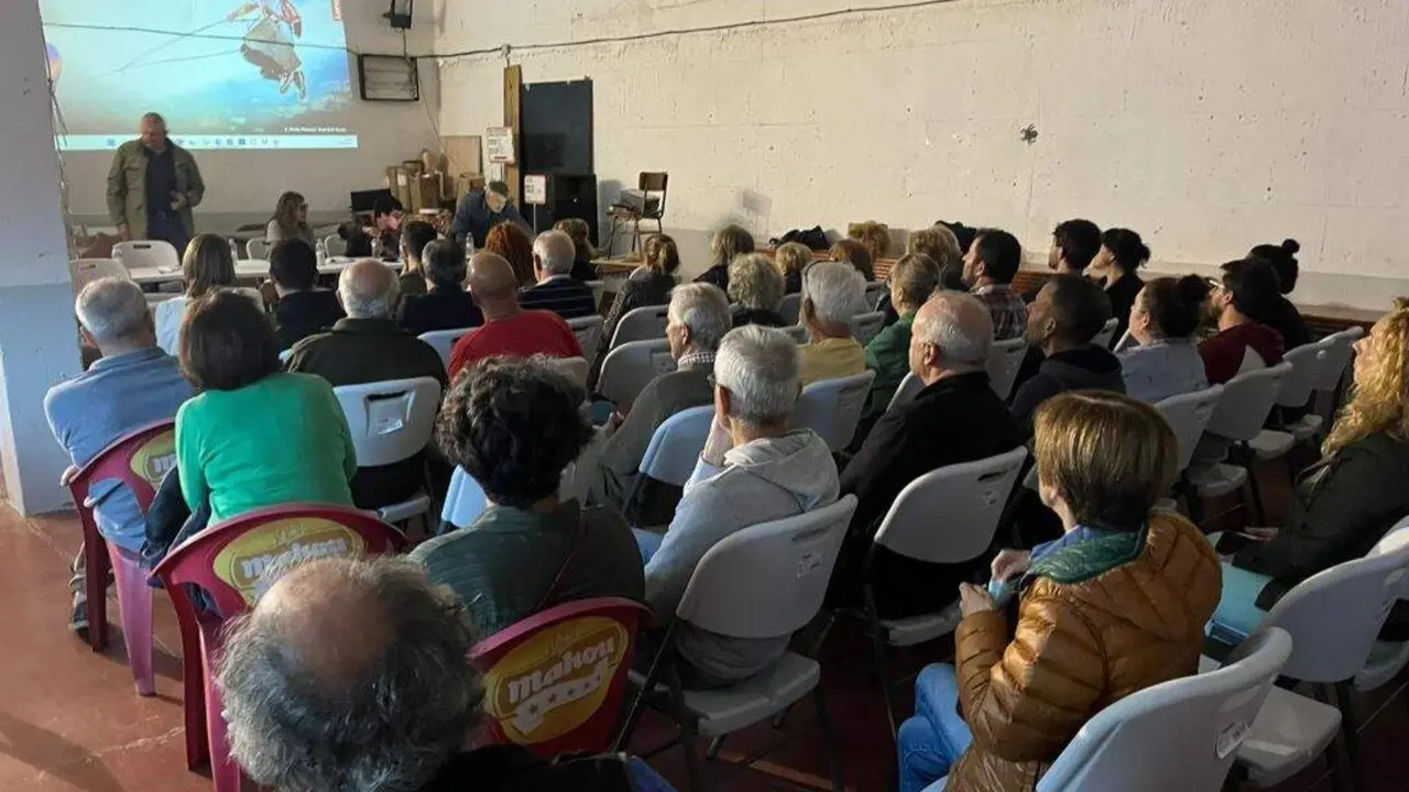 Encontro veci&ntilde;al na Casa do Pobo de Vent&iacute;n (Fornelos), esta sexta feira. (Foto: N&oacute;s Diario)