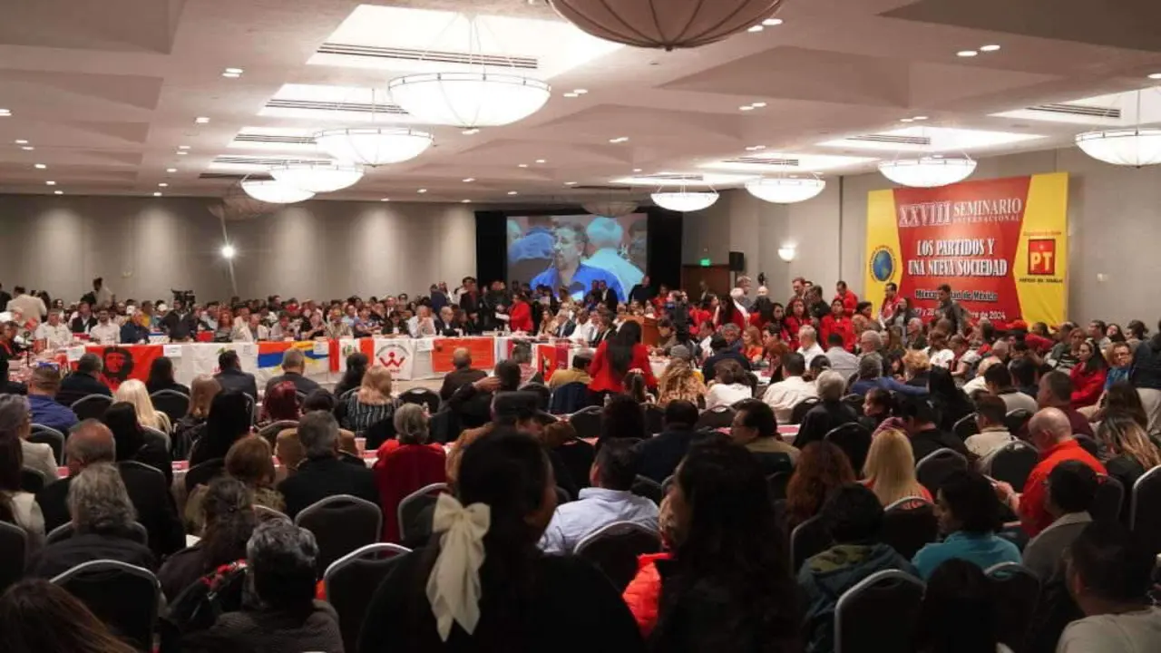 Representantes de m&aacute;is de 30 pa&iacute;ses participaron no seminario 'Os Partidos e unha nova sociedade' a finais de setembro en M&eacute;xico. (Foto: Partido do traballo)