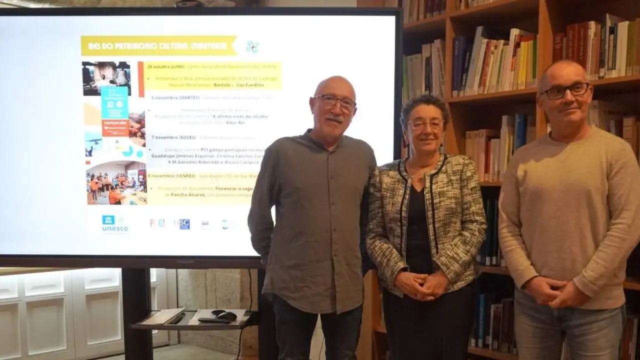 Santiago Veloso, Rosario &Aacute;lvarez e Xan Duro, esta sexta feira en Compostela. (Foto: PNO)