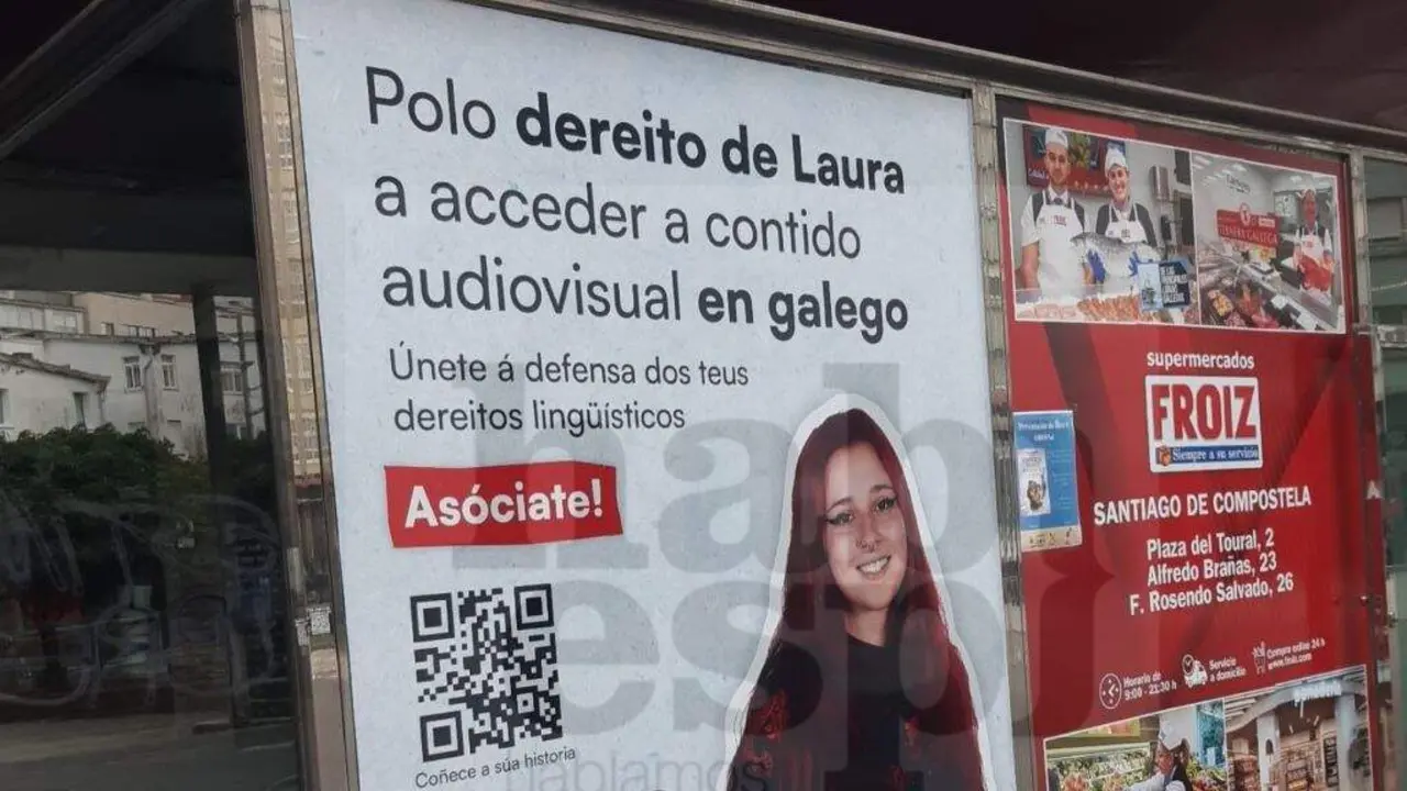 Anuncio da Mesa na praza Roxa de Compostela. (Foto: Hablamos Espa&ntilde;ol)