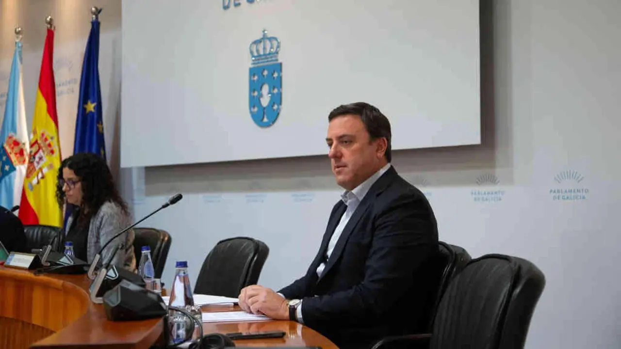 O presidente da Deputaci&oacute;n da Coru&ntilde;a, Valent&iacute;n Gonz&aacute;lez Formoso, presentado os orzamentos esta segunda feira no Parlamento. (Foto: Deputaci&oacute;n da Coru&ntilde;a).
