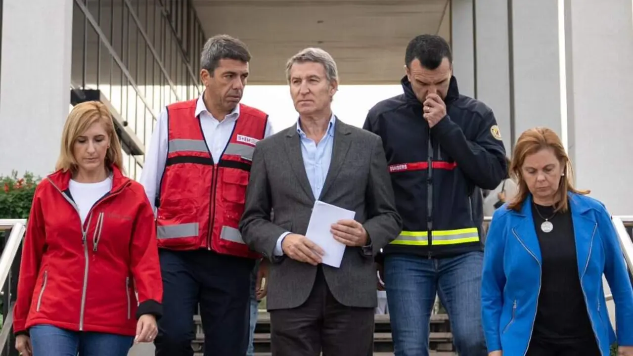 Pradas e Maz&oacute;n (&aacute; esquerda) con N&uacute;&ntilde;ez Feixoo o pasado 31 de outubro. (Foto: N&oacute;s Diario)