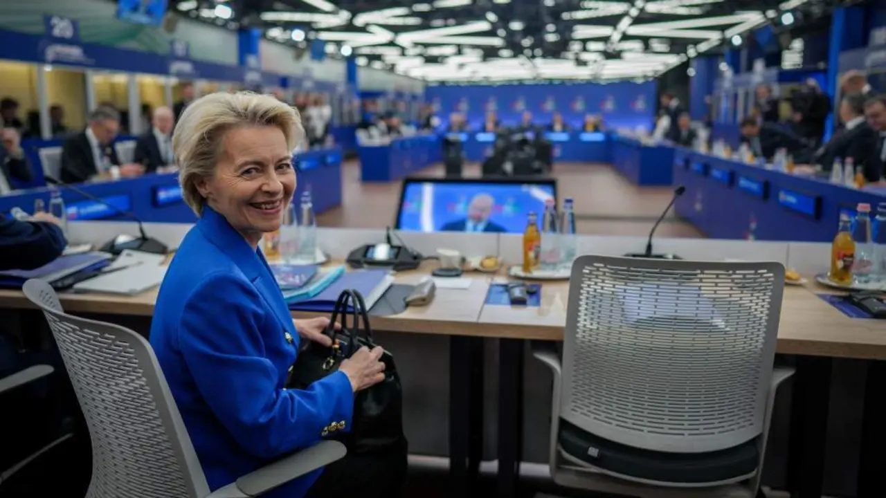 A presidenta da Comisi&oacute;n Europea, Ursula von der Leyen, esta sexta feira na cimeira de Estados da Uni&oacute;n Europea que tivo lugar en Budapest. (Foto: Kay Nietfeld / DPA v&iacute;a Europa Press)