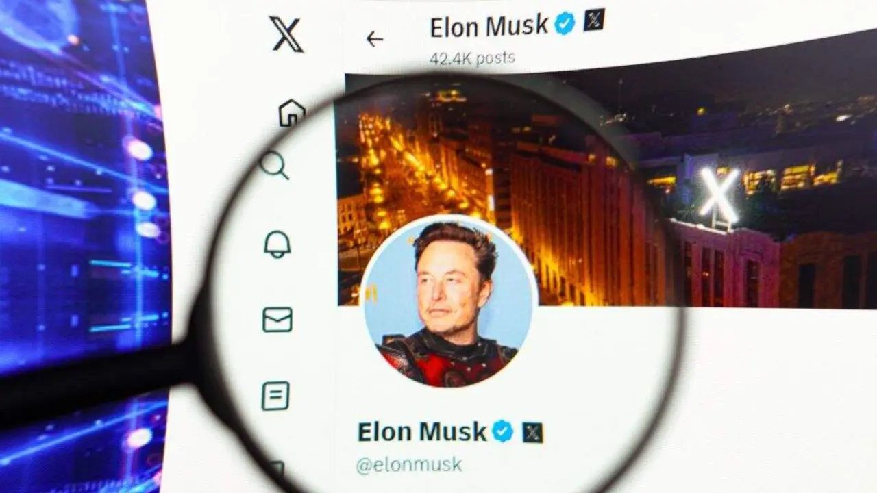 Detalle do perfil de Elon Musk na rede social 'X', da s&uacute;a propiedade. (Foto: Europa Press / Contacto / Rafael Henrique)
