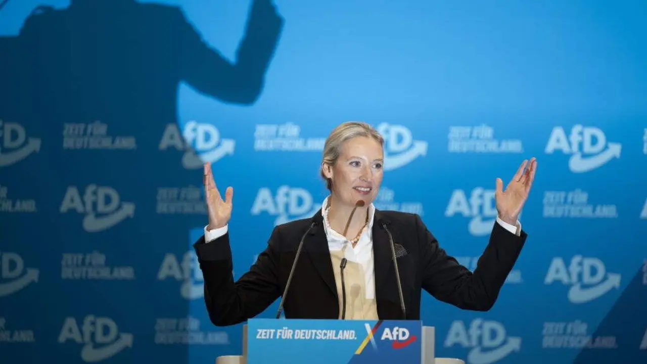Alice Weidel, durante a s&uacute;a intervenci&oacute;n na convenci&oacute;n do seu partido, Alternativa por Alema&ntilde;a, o 11 de xaneiro de 2025. (Foto: Sebastian Kahnert / dpa)
