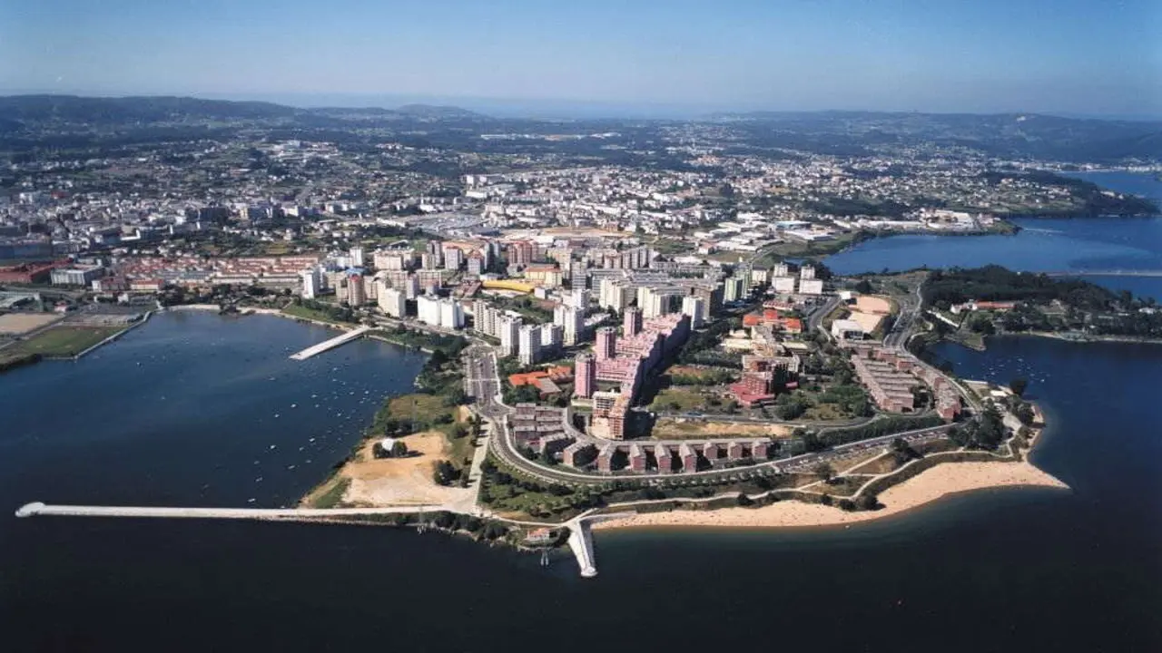 Vista de Ferrol e do seu porto nunha imaxe de arquivo. (Foto: Europa Press)