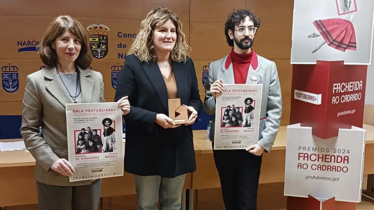 Soledad Agra, Mari&aacute;n Ferreiro e Javi S&aacute;nchez na presentaci&oacute;n. (Foto: Youtubeiras)