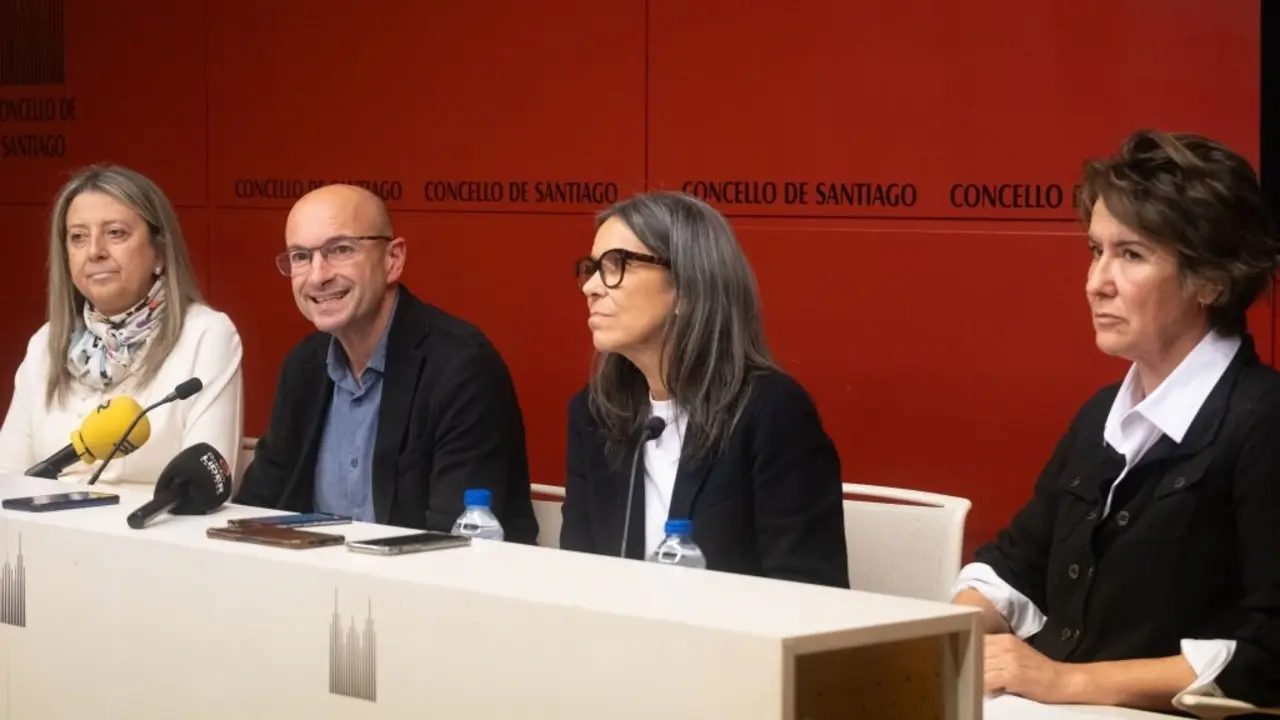 Mila Castro, Gonzalo Mu&iacute;&ntilde;os, Mercedes Ros&oacute;n e Marta &Aacute;lvarez, o pasado mes de xaneiro. (Foto: Arxina)