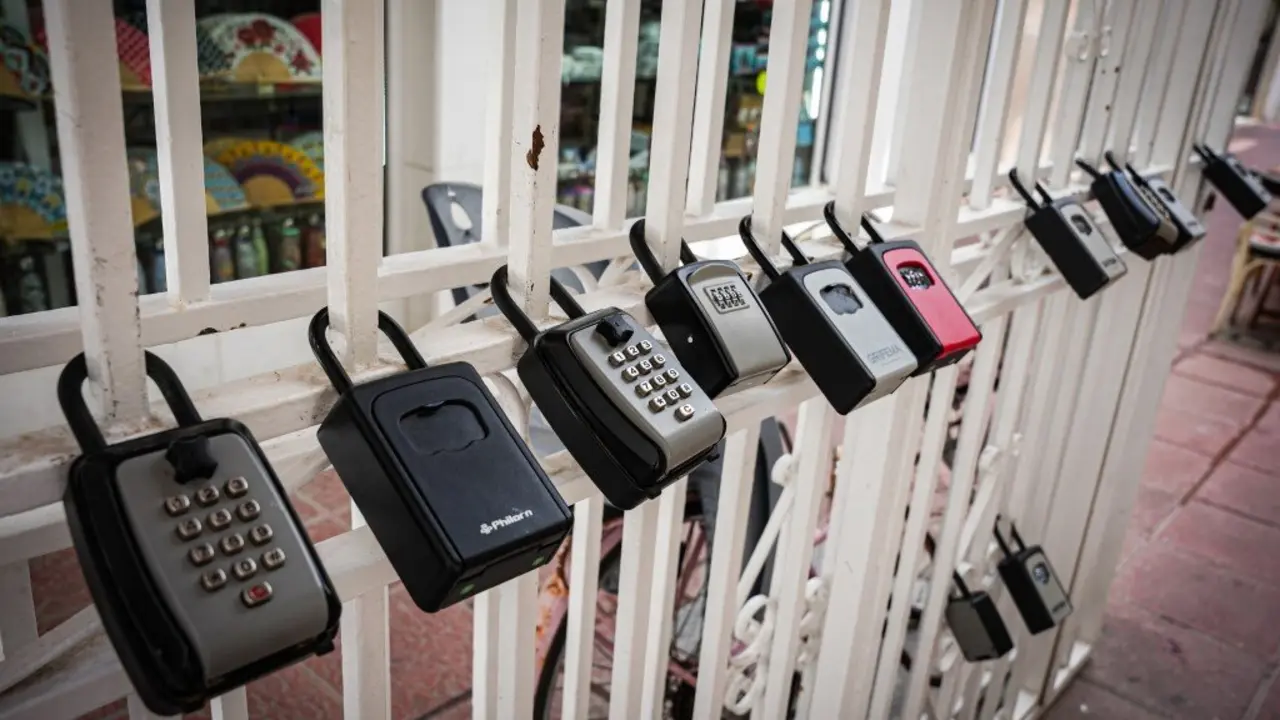 Cadeados para vivendas de uso tur&iacute;stico. (Foto: Mar&iacute;a Jos&eacute; L&oacute;pez / Europa Press)