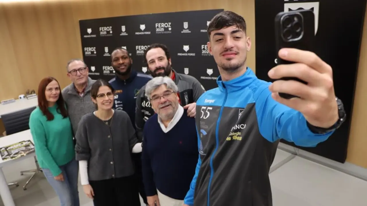 Vilaboa, Otero, Gul&iacute;as, Dom&iacute;nguez, Picallo e Ojeda, na presentaci&oacute;n. (Foto: Concello de Pontevedra)