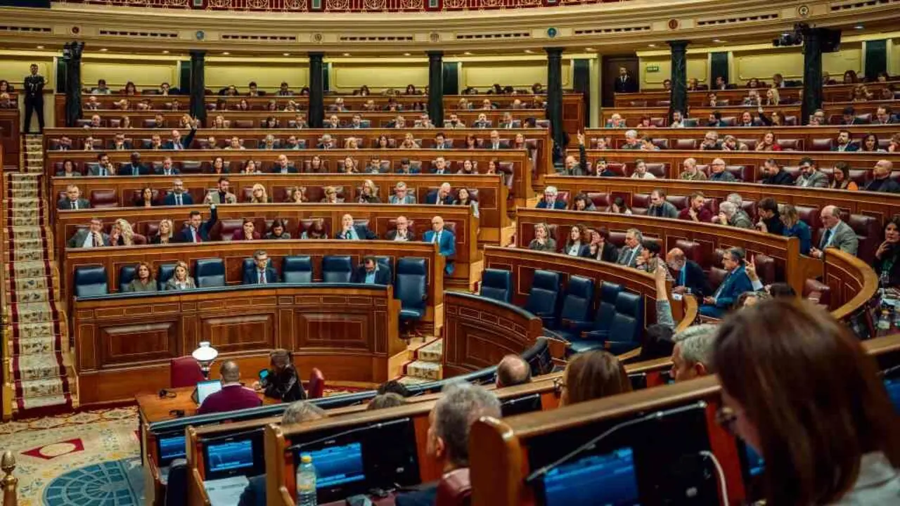 PP, Vox e Junts tombaron no Congreso a suba das pensi&oacute;ns. (Foto: Gabriel Luengas / Europa Press)