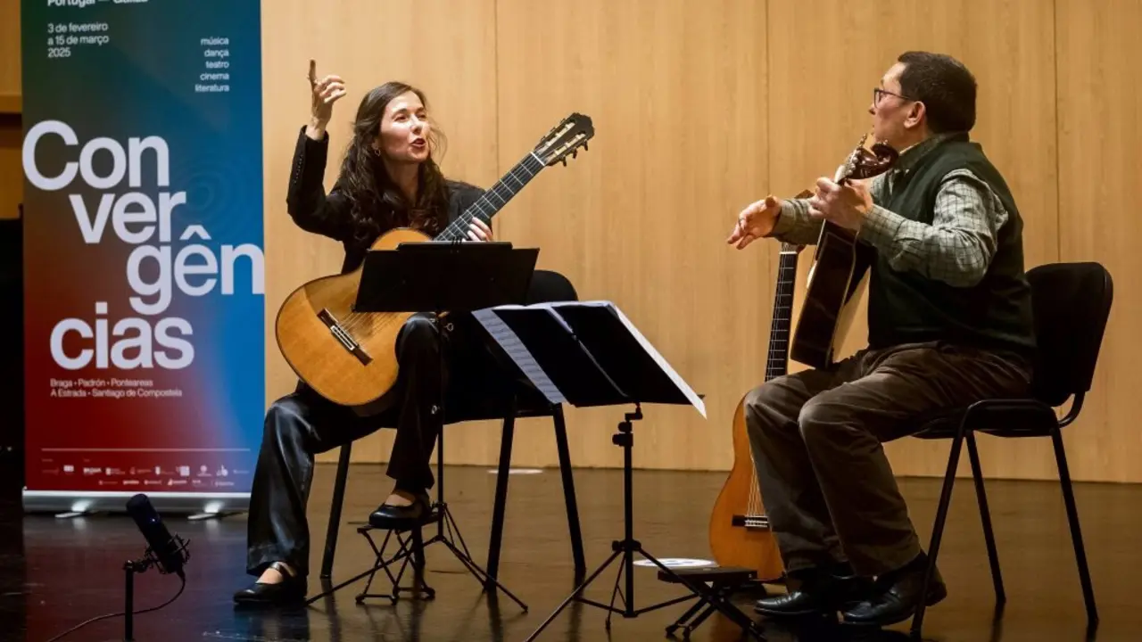 Isabel Rei Sanmart&iacute;n e Artur Caldeira, esta segunda feira en Santiago. (Foto: Arxina)