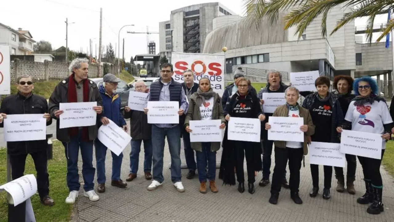 Representantes dos cinco colectivos, este s&aacute;bado en Pontevedra. (Foto: Plataforma de Seixo-Mar&iacute;n)