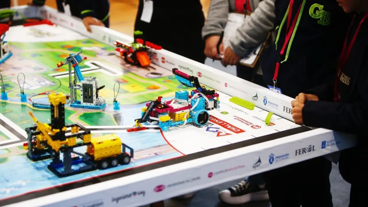 Varios Lego nunha edici&oacute;n anterior da First Lego League. (Foto: Ra&uacute;l Lomba / Europa Press)