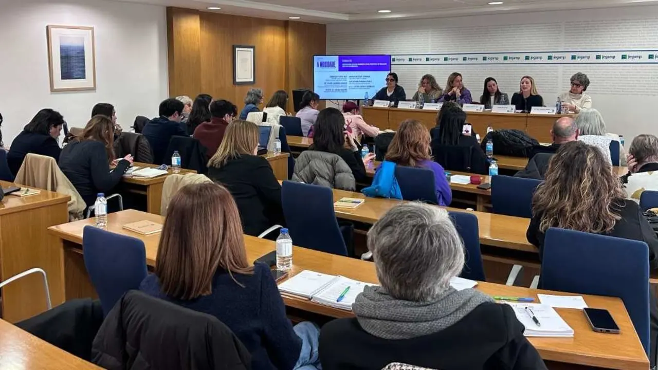 Alcaldesas e concelleiras nunhas xornadas da Fegamp. (Foto: Concello de Ames)