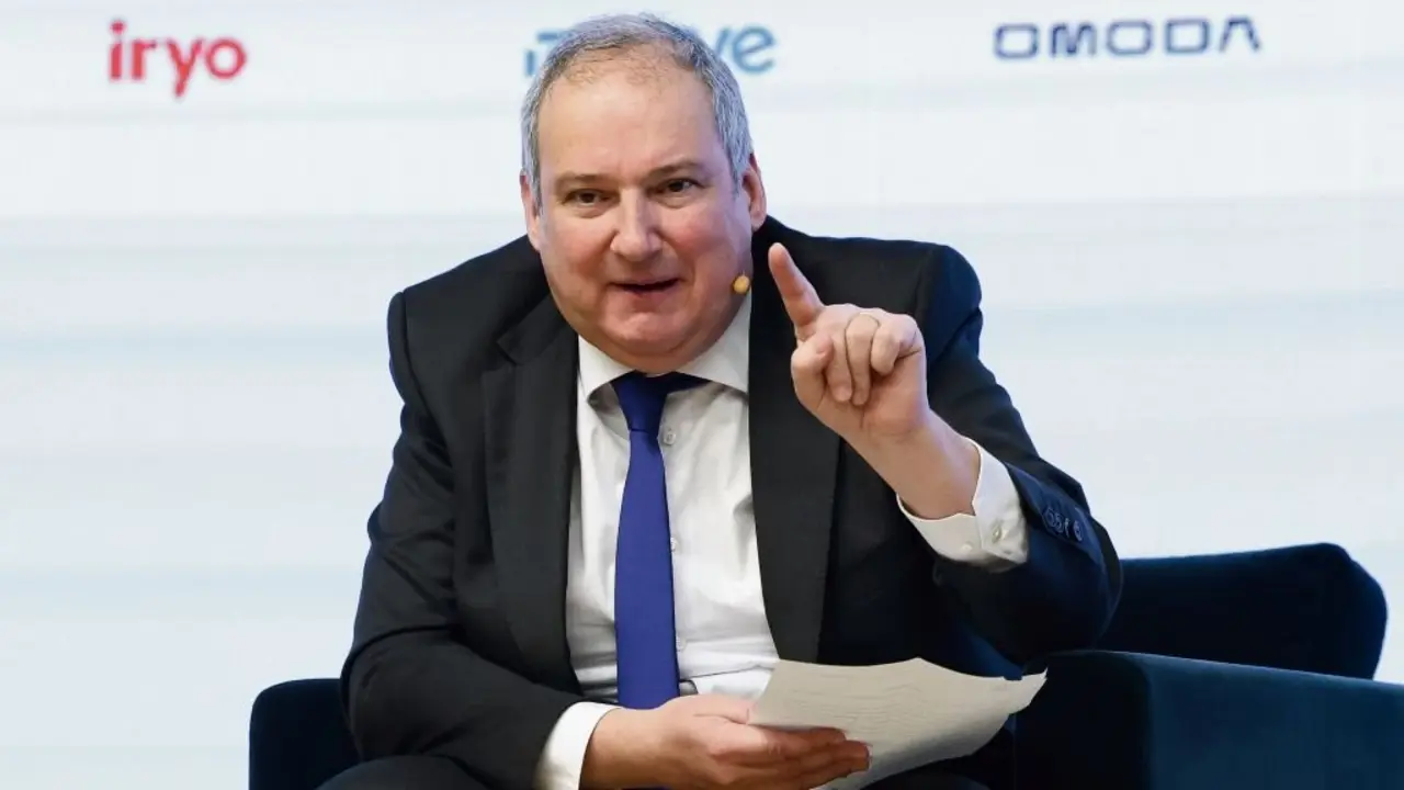 O ministro Jordi Hereu, esta sexta feira. (Foto: Marta Fern&aacute;ndez / Europa Press)