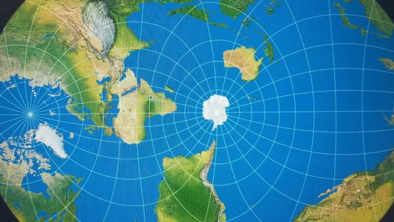 O mapa do oc&eacute;ano mundial de Spilhaus nun epicicloide. (Foto: Spilhaus / map-projections.net)