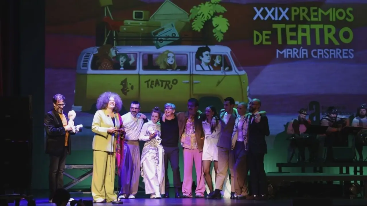O equipo do espect&aacute;culo 'Iribarne' e, esta quinta feira, na gala dos Mar&iacute;a Casares. (Foto: LaDiapo)