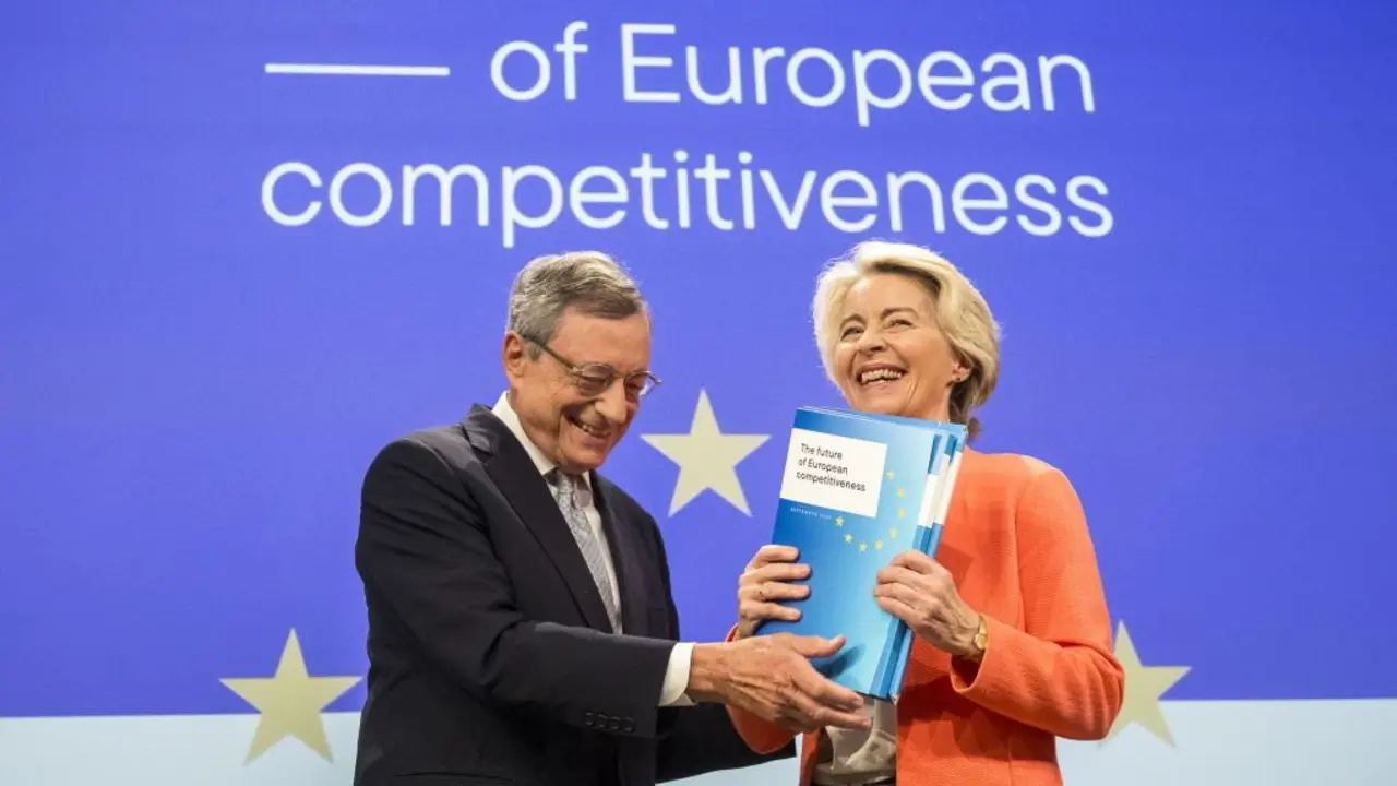 Mario Draghi e Ursula von der Leyen presentaron en Bruxelas, en setembro, o informe de Draghi sobre a competitividade de Europa. (Foto: Wiktor Dabkowski / Zuma Press / ContactoPhoto)