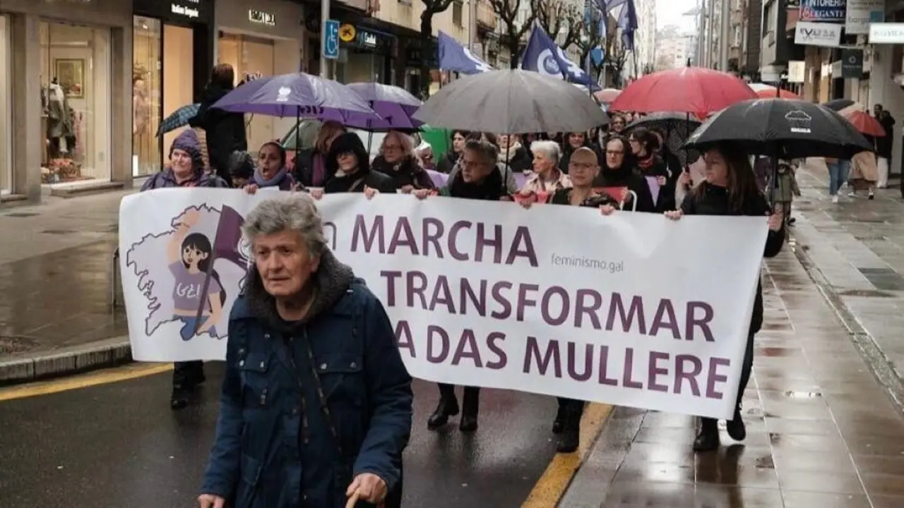 Nieves Perez Lusqui&ntilde;os nunha mobilizaci&oacute;n do movemento feminista o pasado 8 de marzo en Pontevedra. (Foto: N&oacute;s Diario)