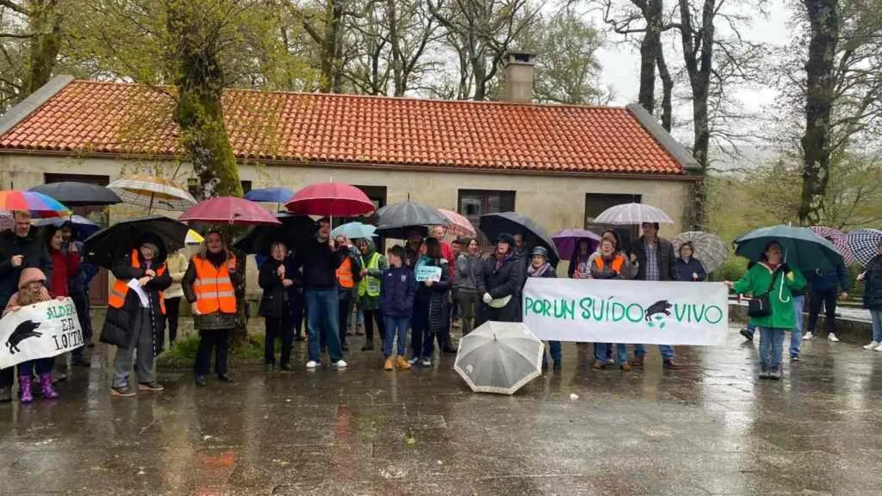 Mobilizaci&oacute;n veci&ntilde;al contra a implantaci&oacute;n da mina de litio en Beariz. (Foto: N&oacute;s Diario)