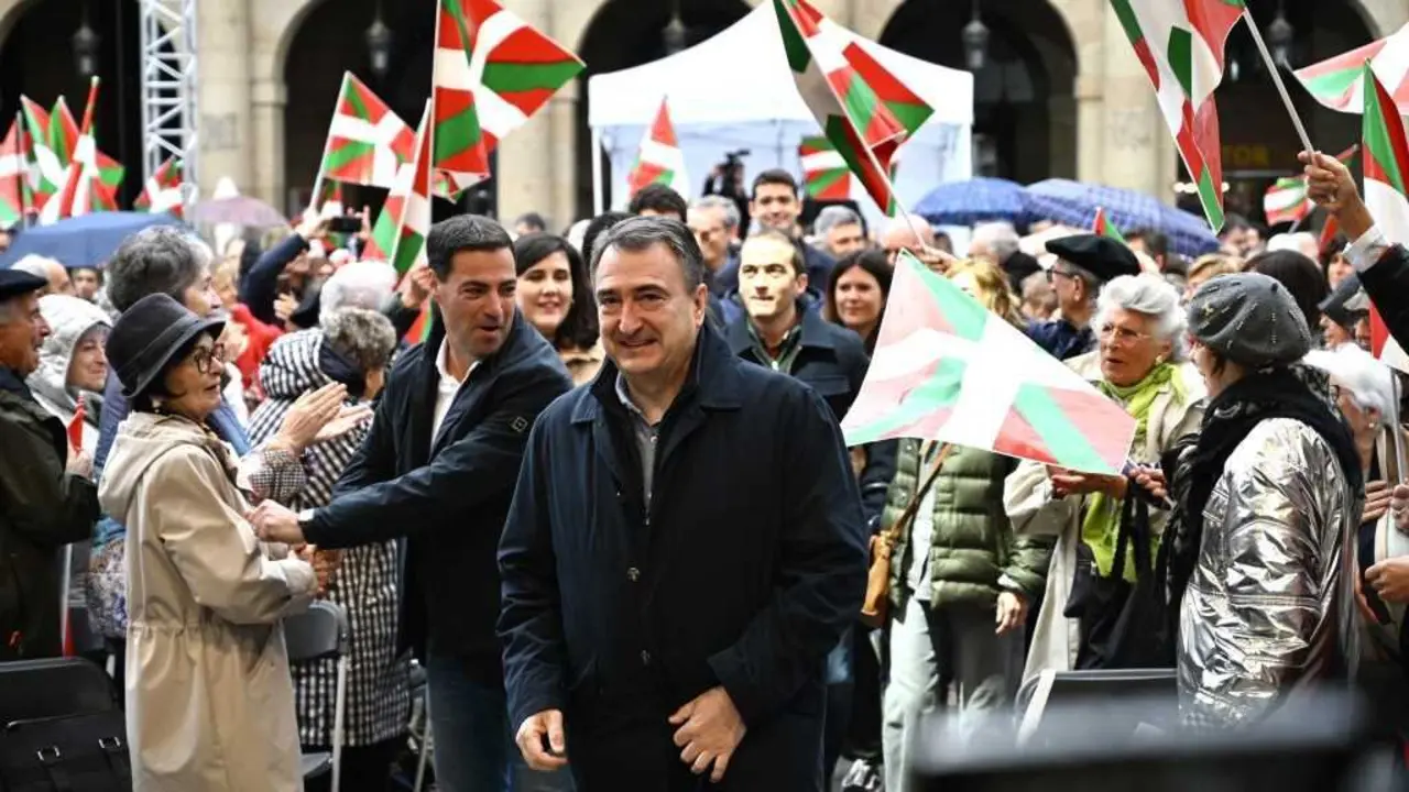 Aitor Esteban e Imanol Pradales, este domingo en Bilbo. (Foto: David de Haro / Europa Press)