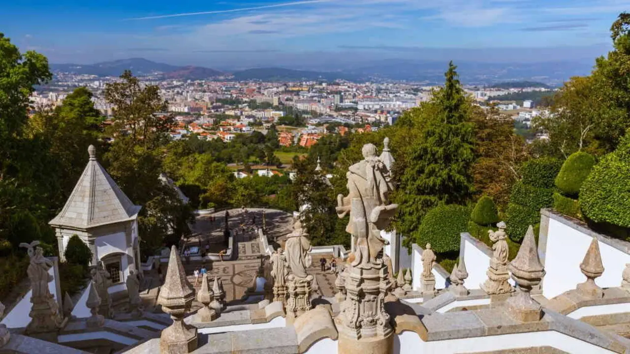 Vista da cidade de Braga desde a igrexa do Bom Jesus. (Foto: Nikolai Sorokin)