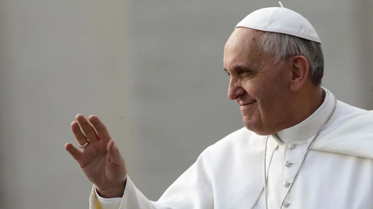 O Papa Francisco durante unha audiencia xeral na praza de San Pedro do Vaticano en abril de 2013. (Foto: Evandro Inetti / Zuma Press / ContactoPhoto)