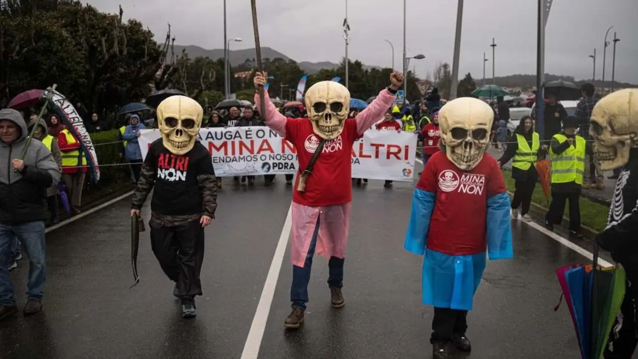 Manifestaci&oacute;n contra Altri, o pasado 22 de marzo de 2025, na Pobra do Carami&ntilde;al. (Foto: Elena Fern&aacute;ndez / Europa Press)