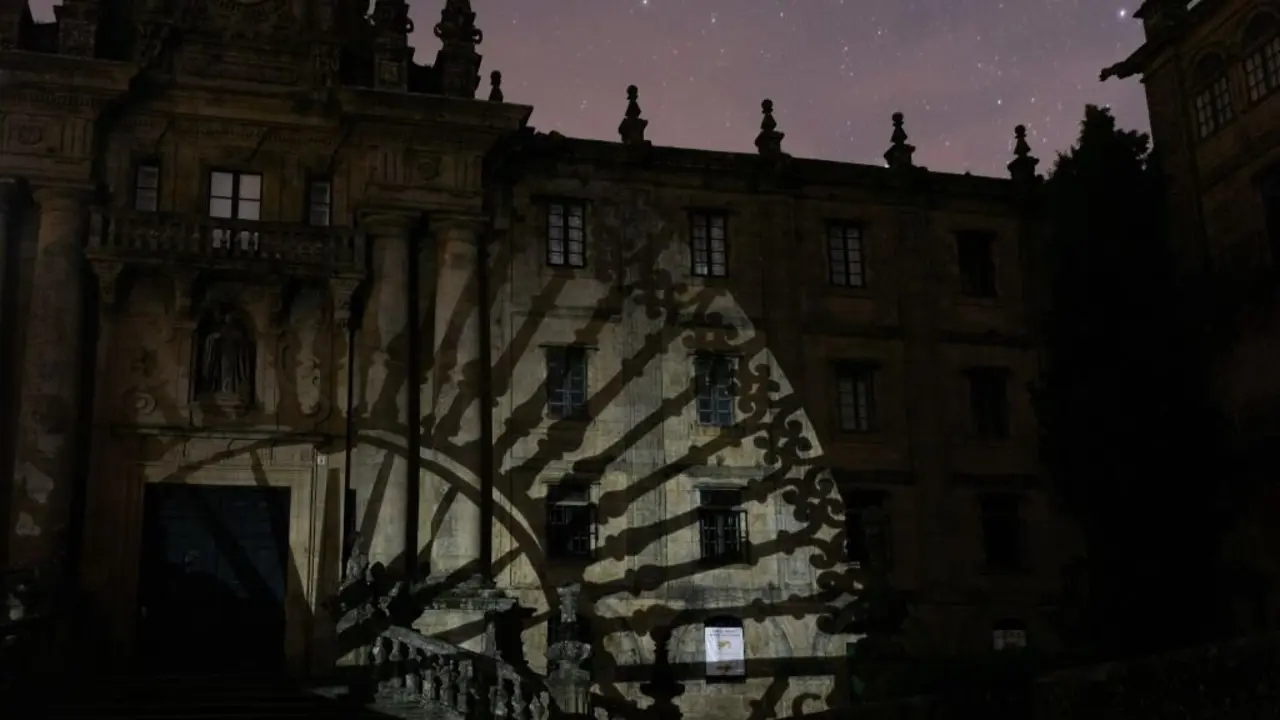 A praza do Obradoiro, en Santiago de Compostela, durante o apagamento el&eacute;ctrico do pasado 28 de abril. (Foto: Agostime / Europa Press)