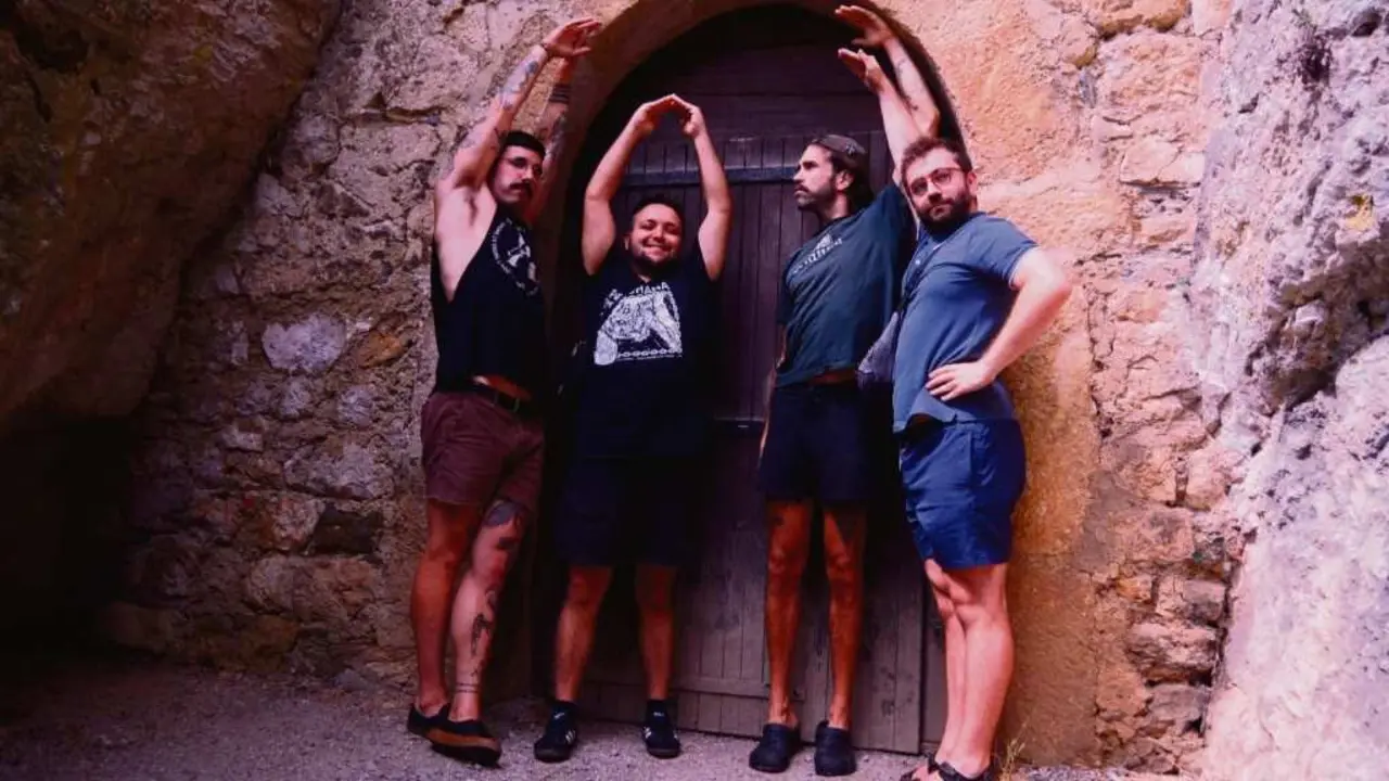 Miguel Braga, Daniel Guerreiro,  Alejandro Mart&iacute;nez e Josu Celis forman a banda Tenue. (Foto: Rosal&iacute;a Quiroga)