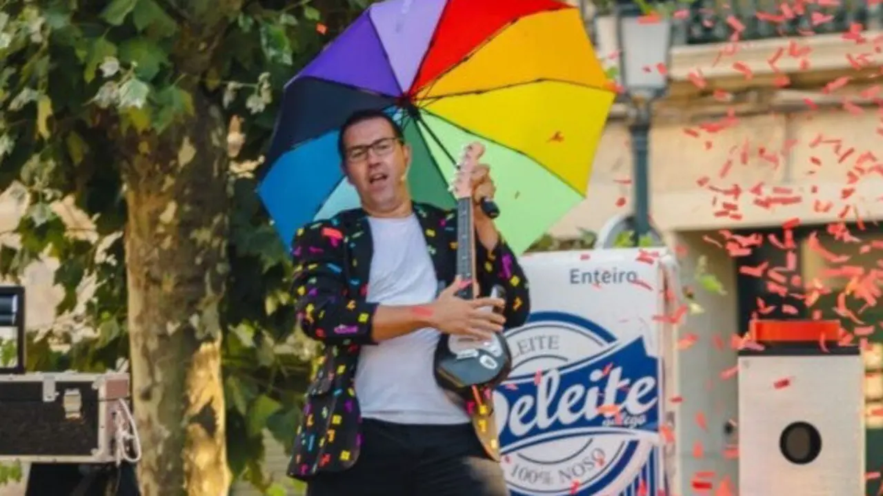 O Mago Paco fai parte da xornada de hoxe actuando no Ceip Albeiros